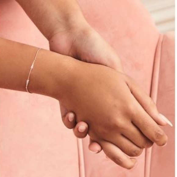 Stella & Dot Rose Gold Pave Arrow Cancer Awareness Warrior Bracelet - Picture 4 of 10